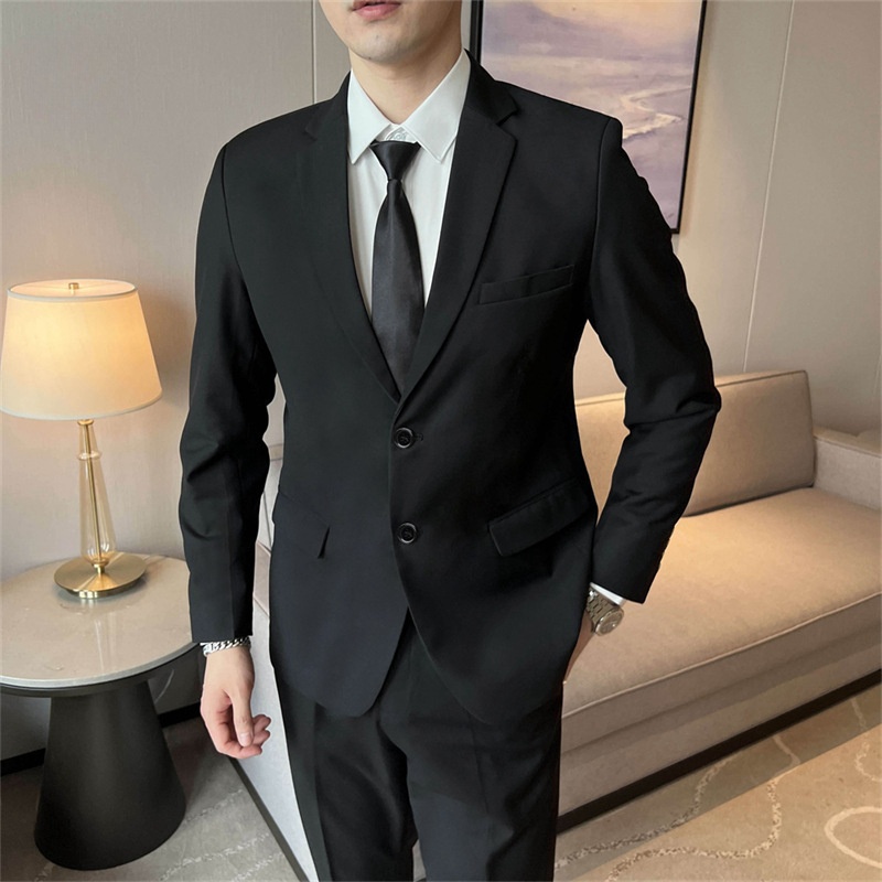 Mens Fashion Store - De nieuwe winkel biedt een kortingsprijzen